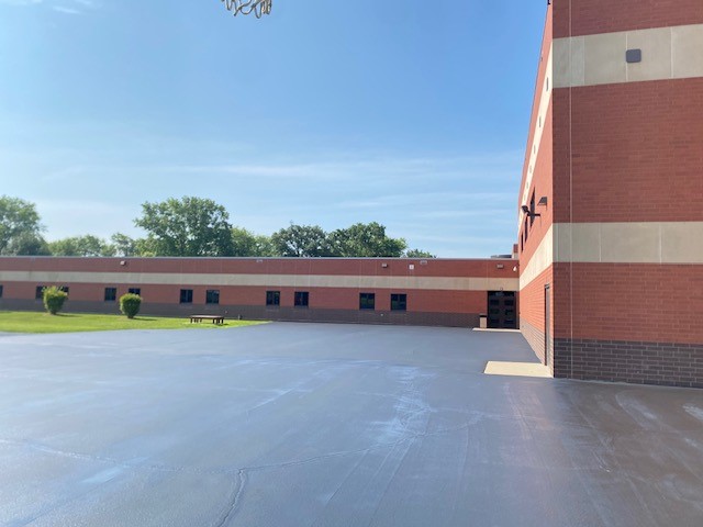 Sealcoating & Asphalt Maintenance